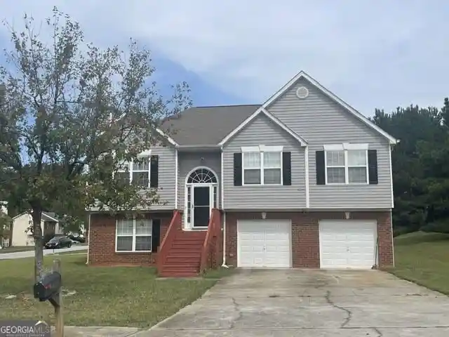 Photo 1 of Single family home for sale at 10724 Starling Trl, Hampton, GA 30228 | MLS# 10870572 | Listing updated on 2026-10-09