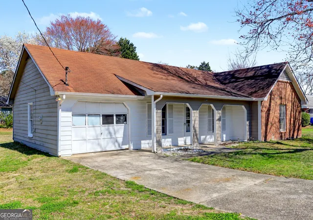 1st image of 608 S Jeff Davis Dr, Fayetteville, GA 30215 | MLS# 10811218