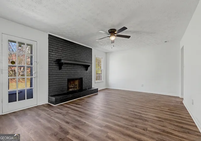 Photo 3 of Single family home for sale at 608 S Jeff Davis Dr, Fayetteville, GA 30215 | MLS# 10811218 | Listing updated on 2026-10-28