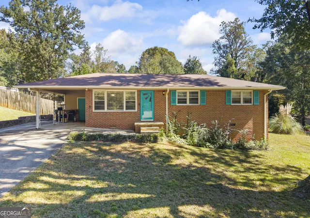 Photo 1 of Single family home for sale at 11 Poplar St, Toccoa, GA 30577 | MLS# 10874994 | Listing updated on 2026-10-28