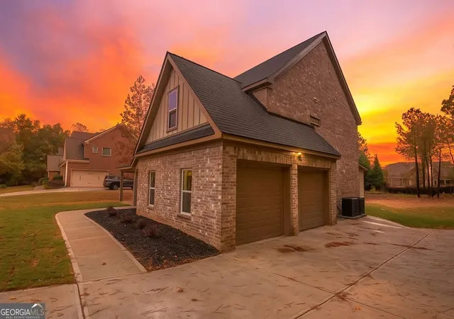 Photo 3 of Single family home for sale at 1205 Kristen Ln, Loganville, GA 30052 | MLS# 10731028 | Listing updated on 2026-10-05