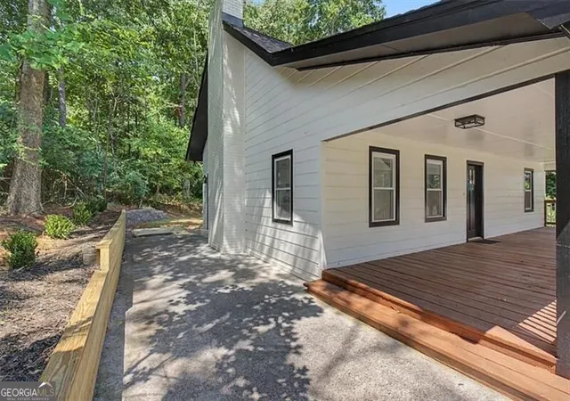 Photo 3 of Single family home for sale at 1741 Lucy Dr Nw, Kennesaw, GA 30152 | MLS# 10835146 | Listing updated on 2026-09-18