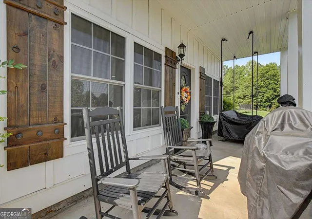 Photo 3 of Sale Pending at 250 Crowe Springs Rd Nw, Cartersville, GA 30121 | MLS# 10826955 | Listing updated on 2026-09-13