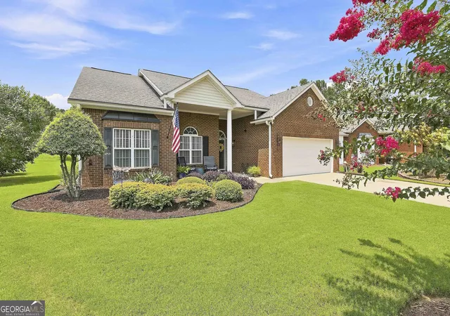 Photo 4 of Single family home for sale at 205 Autumn Glen Cir, Fayetteville, GA 30215 | MLS# 10822470 | Listing updated on 2026-08-24