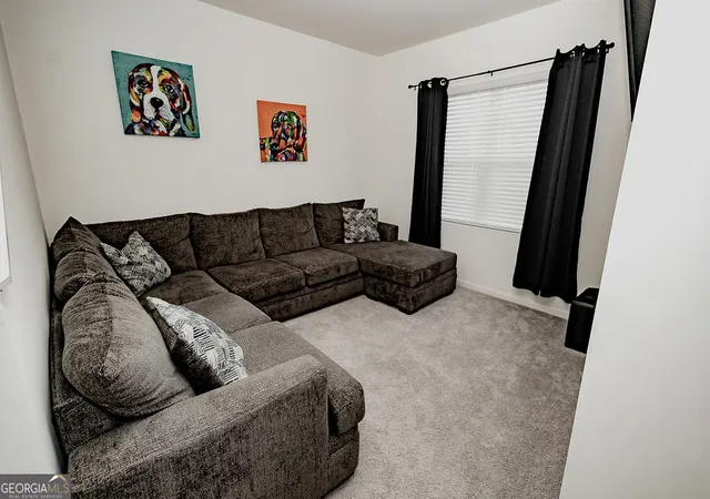 Photo 3 of Sale Pending at 678 Knightsbridge Ln, Winder, GA 30680 | MLS# 10475008 | Listing updated on 2026-10-06