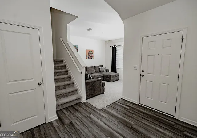 Photo 3 of Sale Pending at 678 Knightsbridge Ln, Winder, GA 30680 | MLS# 10475008 | Listing updated on 2026-10-06