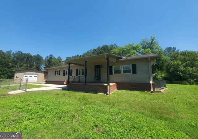 Homes for sale in Carnesville, GA | 2021 Red Hill Rd, Carnesville, GA 30521 | MLS# 10779097