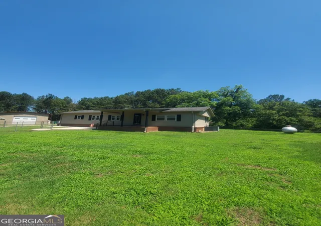 Homes for sale in Carnesville, GA | 2021 Red Hill Rd, Carnesville, GA 30521 | MLS# 10779097