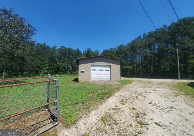Homes for sale in Carnesville, GA | 2021 Red Hill Rd, Carnesville, GA 30521 | MLS# 10779097