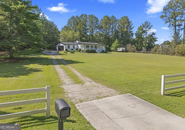 Photo 3 of Single family home for sale at 4743 Bryant Dr, Snellville, GA 30039 | MLS# 10808401 | Listing updated on 2026-09-05
