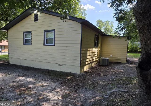 Photo 3 of Single family home for sale at 1326 Jimi Ln Nw, Conyers, GA 30012 | MLS# 10830081 | Listing updated on 2026-09-03