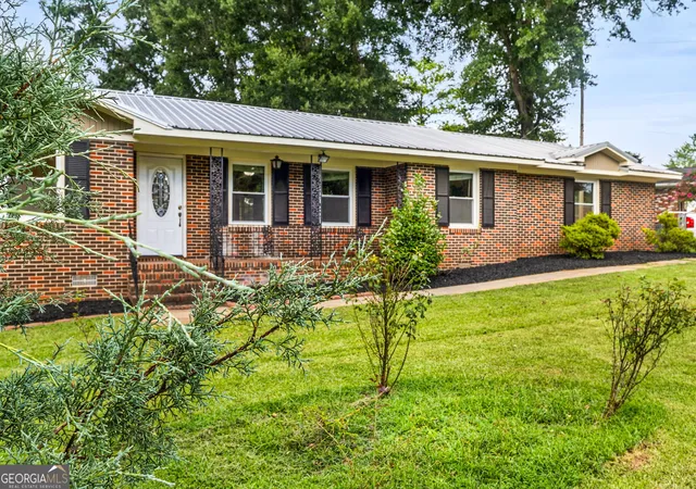 3rd image of 134 Ellen Hand Cir, Cedartown, GA 30125 | MLS# 10809570