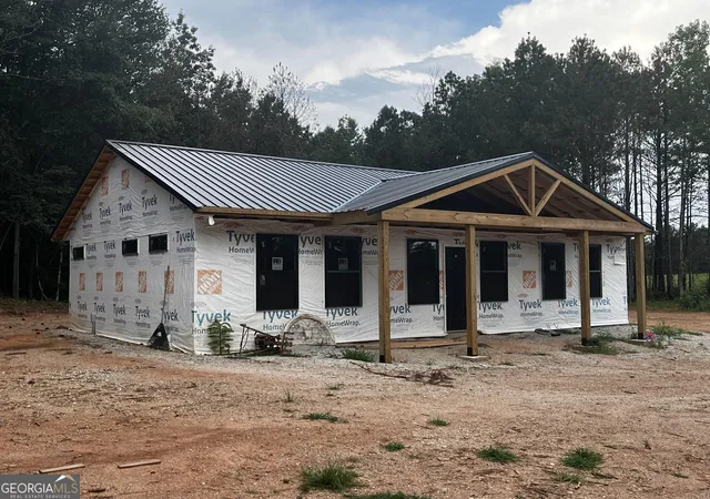 Homes for sale in Roanoke, AL | 686 County Road 61, Roanoke, AL 36274 | MLS# 10800552