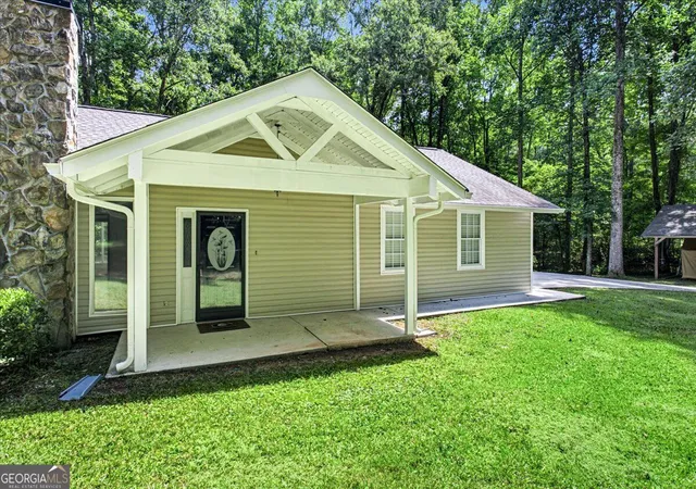 2nd image of 1351 Minix Rd, Sharpsburg, GA 30277 | MLS# 10821107