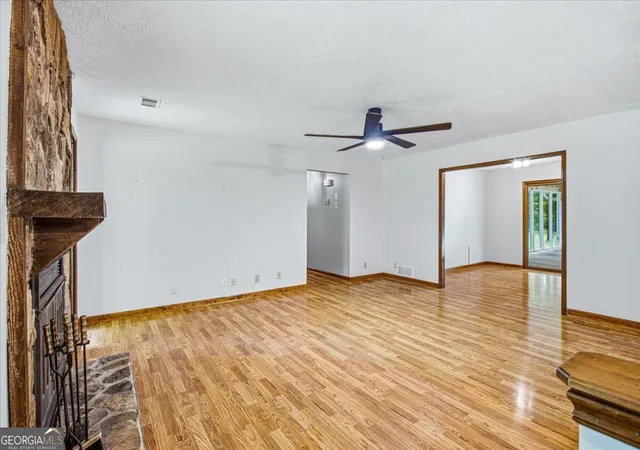 3rd image of 1351 Minix Rd, Sharpsburg, GA 30277 | MLS# 10821107
