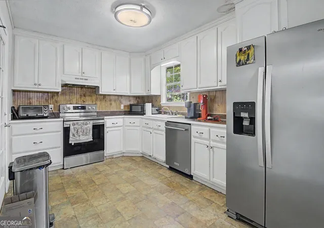 Photo 3 of Single family home for sale at 118 Diamond Dr, Chickamauga, GA 30707 | MLS# 10830099 | Listing updated on 2026-09-20