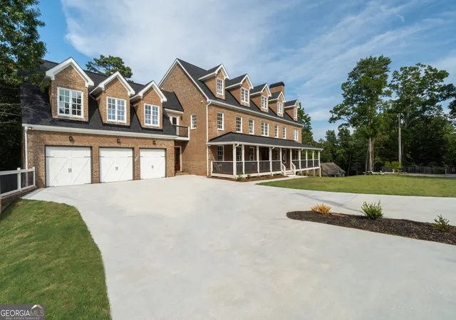 Photo 1 of Mansion for sale at 923 Oak Dr, Woodstock, GA 30189 | MLS# 10741591 | Listing updated on 2026-08-26