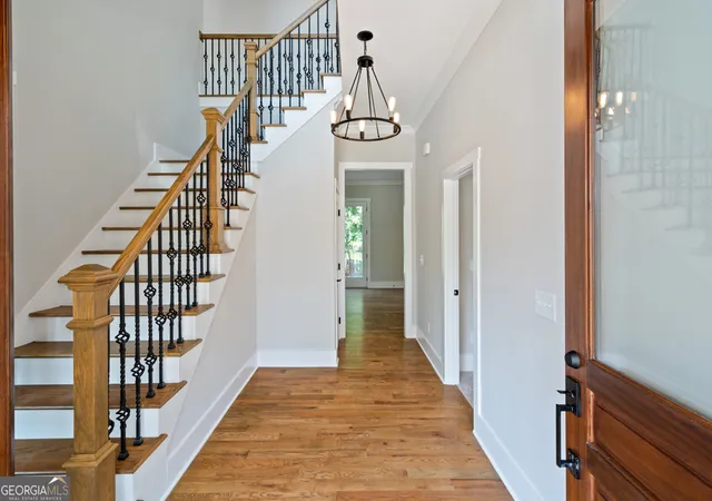 Photo 3 of Mansion for sale at 923 Oak Dr, Woodstock, GA 30189 | MLS# 10741591 | Listing updated on 2026-08-26