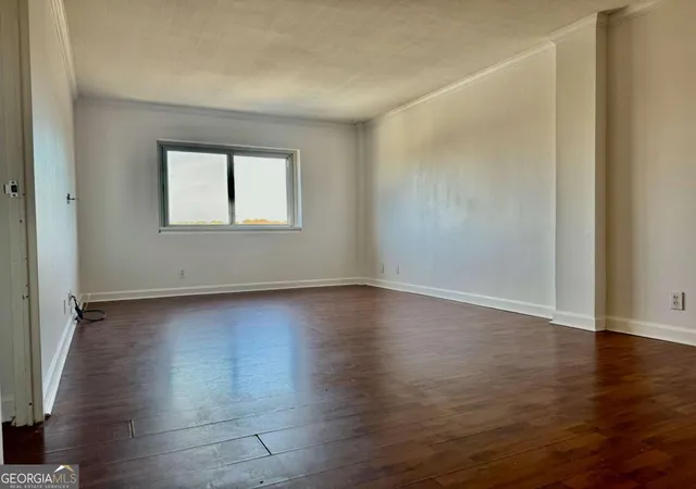 Listing Photo 4 - Condo for sale in building located at 2285 Peachtree Rd Ne, Atlanta, GA 30309 - Unit #1101
