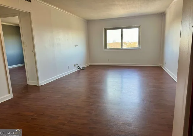 Listing Photo 5 - Condo for sale in building located at 2285 Peachtree Rd Ne, Atlanta, GA 30309 - Unit #1101