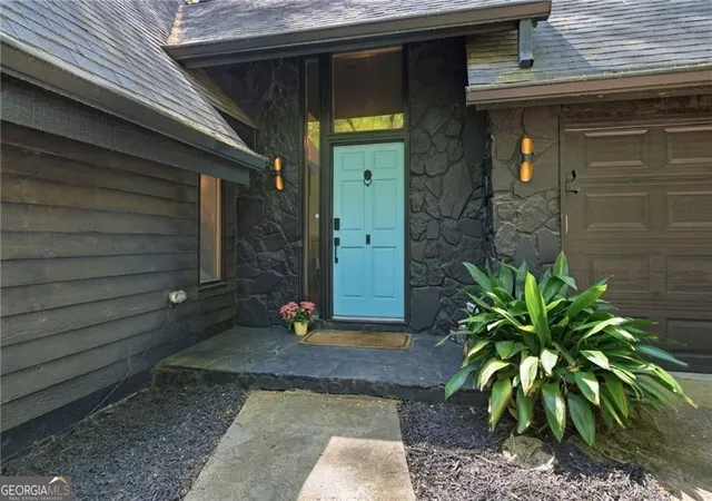Photo 2 of Sale Pending at 240 Summerfield Dr, Alpharetta, GA 30022 | MLS# 10806803 | Listing updated on 2026-09-17