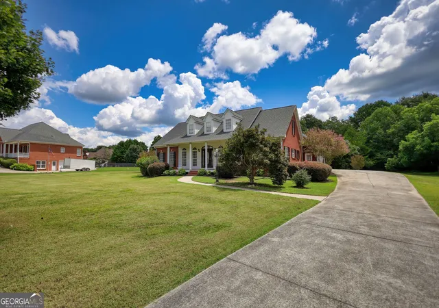 Photo 3 of Single family home for sale at 2899 N Sharon Church Rd, Loganville, GA 30052 | MLS# 10817605 | Listing updated on 2026-09-21