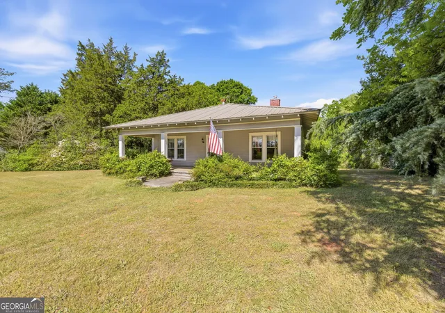 Photo 3 of Single family home for sale at 3213 Hwy 326, Commerce, GA 30530 | MLS# 10740029 | Listing updated on 2026-08-31