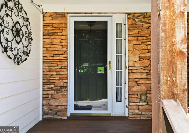 Photo 4 of Single family home for sale at 212 Oak Hollow Ct, White, GA 30184 | MLS# 10819451 | Listing updated on 2026-09-11
