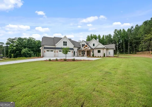 Photo 2 of Sale Pending at 2889 Briscoe Rd, Loganville, GA 30052 | MLS# 10806836 | Listing updated on 2026-09-20