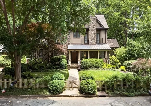 Photo 2 of Single family home for sale at 1609 Nottingham Way NE, Atlanta, GA 30309 | MLS# 10764658 | Listing updated on 2026-09-12