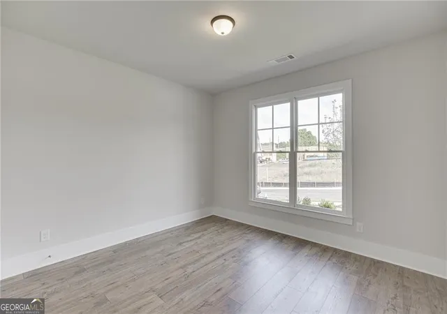 Photo 4 of Single family home for sale at 1833 Piney Bnd Dr, Buford, GA 30518 | MLS# 10797565 | Listing updated on 2026-08-18