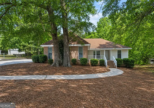Homes for sale in Warner Robins, GA | 104 Lori Ct, Warner Robins, GA 31093 | MLS# 10741554
