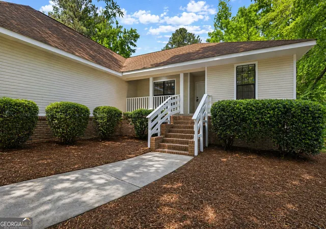 Homes for sale in Warner Robins, GA | 104 Lori Ct, Warner Robins, GA 31093 | MLS# 10741554