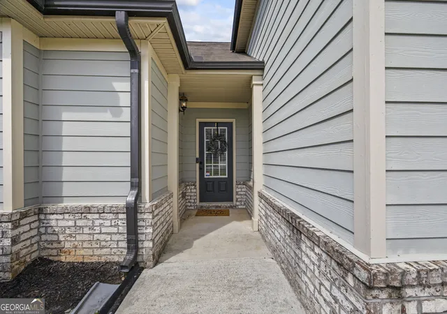 Photo 3 of Single family home for sale at 670 Massey Ln, Winder, GA 30680 | MLS# 10831444 | Listing updated on 2026-10-08