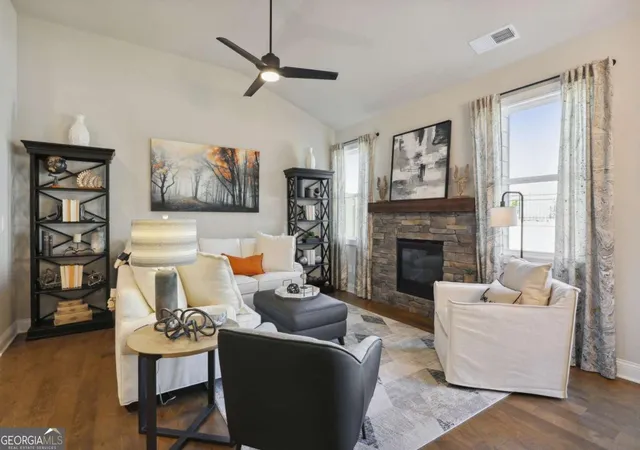 5th image of 220 Lakeside Pl, Canton, GA 30114 | MLS# 10794256