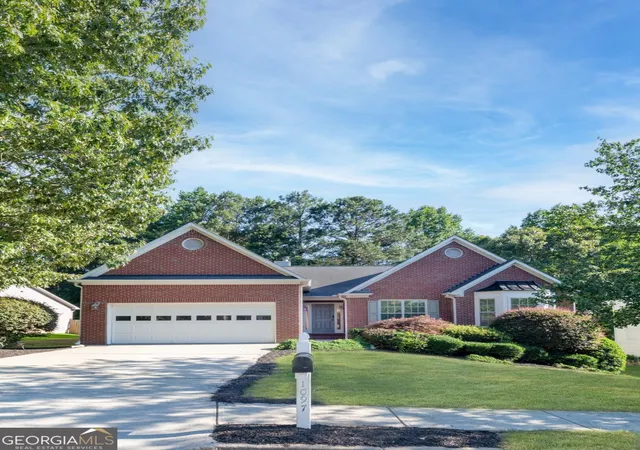 3rd image of 1097 Quiet Waters Ln, Lawrenceville, GA 30045 | MLS# 10781808