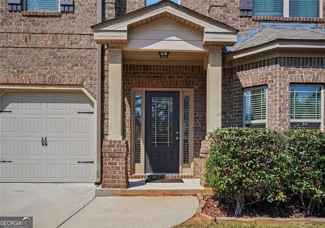 Photo 2 of Single family home for sale at 12155 Centerra Dr, Hampton, GA 30228 | MLS# 10715530 | Listing updated on 2026-08-20
