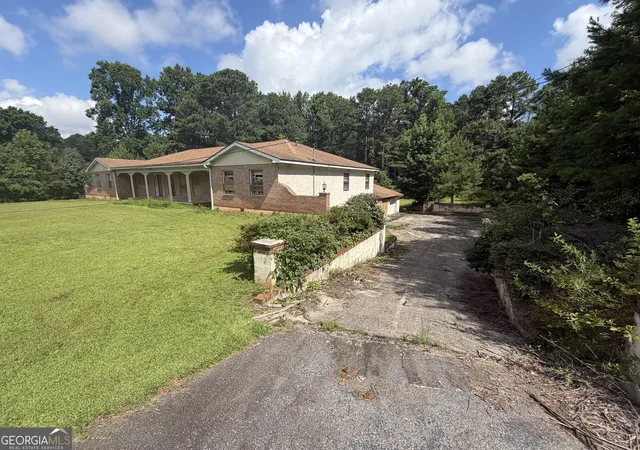 Photo 2 of Single family home for sale at 3672 Porter Ct, Decatur, GA 30032 | MLS# 10817488 | Listing updated on 2026-08-17