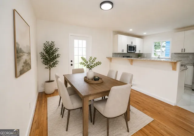 3rd image of 956 Sw Oakland Dr, Atlanta, GA 30310 | MLS# 10756436