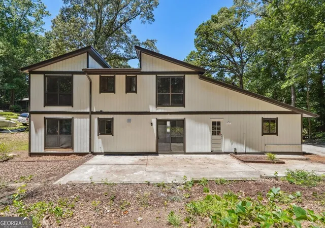 Photo 3 of Sale Pending at 5249 Golf Valley Wy, Stone Mountain, GA 30088 | MLS# 10831357 | Listing updated on 2026-08-31