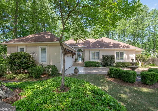 Homes for sale in Peachtree City, GA | 120 Kenton Pl, Peachtree City, GA 30269 | MLS# 10736055