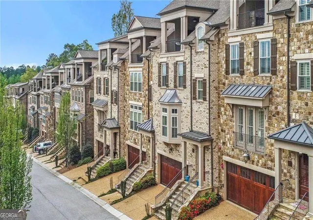 3rd image of 3470 Commander Cvs, Suwanee, GA 30024 | MLS# 10818403