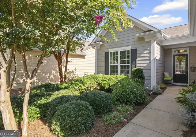 Photo 4 of Sale Pending at 113 Crape Myrtle Dr, Griffin, GA 30223 | MLS# 10741803 | Listing updated on 2026-09-09