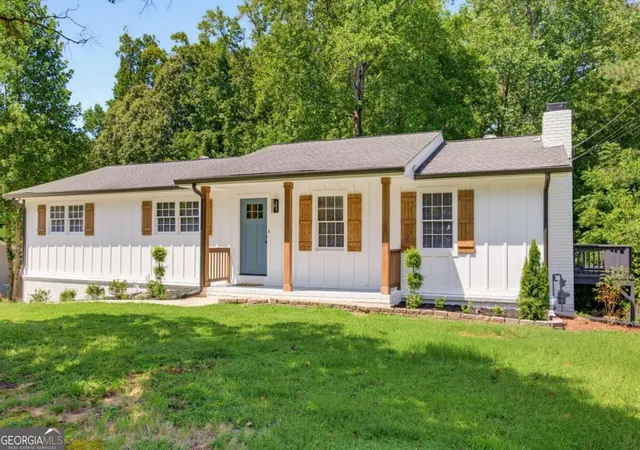 Photo 2 of Single family home for sale at 3343 Corral Dr, Marietta, GA 30066 | MLS# 10829852 | Listing updated on 2026-09-03