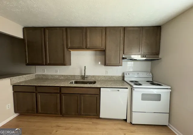 Photo 3 of Townhouse for sale at 1944 Terri Meyer Dr Se, Smyrna, GA 30080 | MLS# 10724062 | Listing updated on 2026-04-16