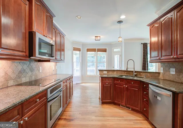 Photo 4 of Single family home for sale at 9025 Devonwood Ct, Gainesville, GA 30506 | MLS# 10816543 | Listing updated on 2026-09-14