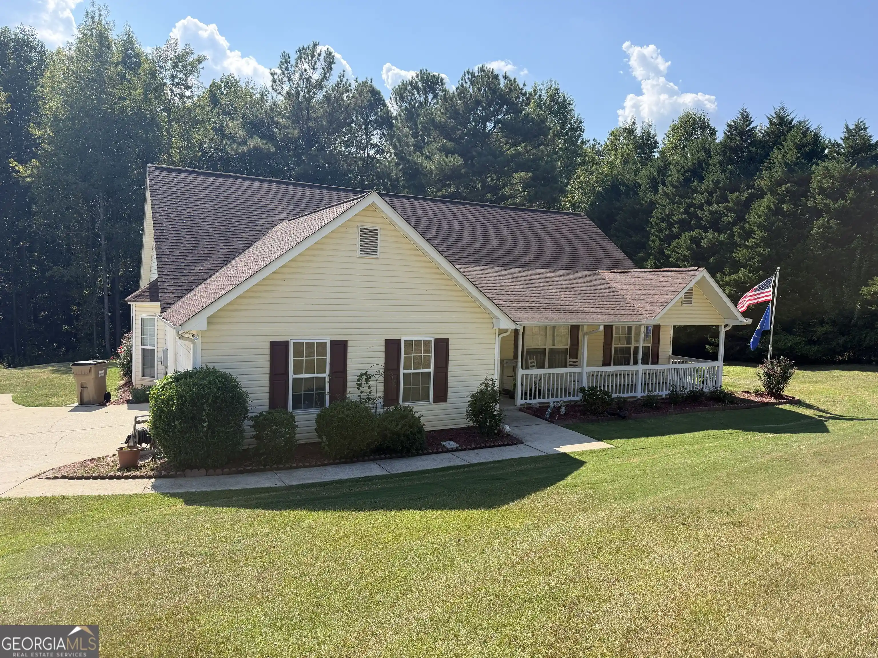 Photo 1 of Single family home for sale at 406 Arrowhatchee Dr, Winder, GA 30680 | MLS# 10854543 | Listing updated on 2026-10-12