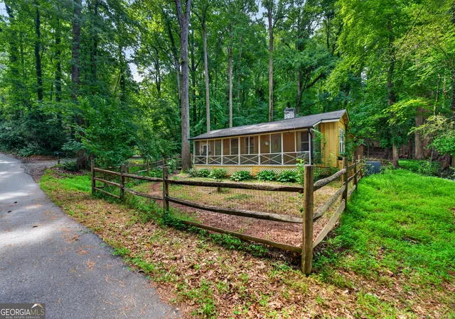 Photo 1 of Sale Pending at 130 Chestnut St, Roswell, GA 30075 | MLS# 10825032 | Listing updated on 2026-09-08