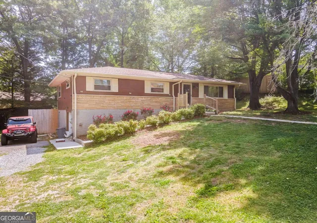 Photo 3 of Single family home for sale at 1004 W Lewis St, Rossville, GA 30741 | MLS# 10753283 | Listing updated on 2026-07-11