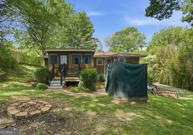 Photo 4 of Single family home for sale at 1004 W Lewis St, Rossville, GA 30741 | MLS# 10753283 | Listing updated on 2026-07-11